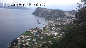 [P46] Superba vedere catre portul Marina Grande din balconul Casei San Michele din Ana Capri.  » foto by Aurici
 - 
<span class="allrVoted glyphicon glyphicon-heart hidden" id="av858247"></span>
<a class="m-l-10 hidden" id="sv858247" onclick="voting_Foto_DelVot(,858247,3887)" role="button">șterge vot <span class="glyphicon glyphicon-remove"></span></a>
<a id="v9858247" class=" c-red"  onclick="voting_Foto_SetVot(858247)" role="button"><span class="glyphicon glyphicon-heart-empty"></span> <b>LIKE</b> = Votează poza</a> <img class="hidden"  id="f858247W9" src="/imagini/loader.gif" border="0" /><span class="AjErrMes hidden" id="e858247ErM"></span>