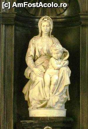 [P03] 'Madonna si pruncul' a lui Michelangelo, expusa la Onze-Lieve-Vrouwekerk. Cica ar fi singura opera a lui Buonaroti care a parasit Italia pe cand traia el » foto by Radu Tudoran
 - 
<span class="allrVoted glyphicon glyphicon-heart hidden" id="av711079"></span>
<a class="m-l-10 hidden" id="sv711079" onclick="voting_Foto_DelVot(,711079,3901)" role="button">șterge vot <span class="glyphicon glyphicon-remove"></span></a>
<a id="v9711079" class=" c-red"  onclick="voting_Foto_SetVot(711079)" role="button"><span class="glyphicon glyphicon-heart-empty"></span> <b>LIKE</b> = Votează poza</a> <img class="hidden"  id="f711079W9" src="/imagini/loader.gif" border="0" /><span class="AjErrMes hidden" id="e711079ErM"></span>