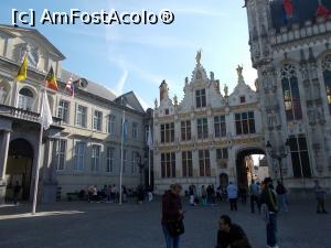 [P01] Piața Burg din Bruges. De la stânga la dreapta: Palatul Justiției, Casa Grefierilor pasajul de trecere și Primăria.  » foto by mihaelavoicu
 - 
<span class="allrVoted glyphicon glyphicon-heart hidden" id="av1059154"></span>
<a class="m-l-10 hidden" id="sv1059154" onclick="voting_Foto_DelVot(,1059154,3901)" role="button">șterge vot <span class="glyphicon glyphicon-remove"></span></a>
<a id="v91059154" class=" c-red"  onclick="voting_Foto_SetVot(1059154)" role="button"><span class="glyphicon glyphicon-heart-empty"></span> <b>LIKE</b> = Votează poza</a> <img class="hidden"  id="f1059154W9" src="/imagini/loader.gif" border="0" /><span class="AjErrMes hidden" id="e1059154ErM"></span>