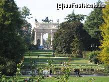 [P14] Arco della Pace vazut de la Castelul Sforzesco.  » foto by gettutza
 - 
<span class="allrVoted glyphicon glyphicon-heart hidden" id="av384708"></span>
<a class="m-l-10 hidden" id="sv384708" onclick="voting_Foto_DelVot(,384708,3925)" role="button">șterge vot <span class="glyphicon glyphicon-remove"></span></a>
<a id="v9384708" class=" c-red"  onclick="voting_Foto_SetVot(384708)" role="button"><span class="glyphicon glyphicon-heart-empty"></span> <b>LIKE</b> = Votează poza</a> <img class="hidden"  id="f384708W9" src="/imagini/loader.gif" border="0" /><span class="AjErrMes hidden" id="e384708ErM"></span>