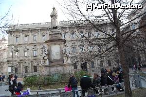 [P23] Milano, Piazza della Scala, Palazzo Mariano și statuia lui Leonardo da Vinci » foto by unq
 - 
<span class="allrVoted glyphicon glyphicon-heart hidden" id="av471573"></span>
<a class="m-l-10 hidden" id="sv471573" onclick="voting_Foto_DelVot(,471573,3925)" role="button">șterge vot <span class="glyphicon glyphicon-remove"></span></a>
<a id="v9471573" class=" c-red"  onclick="voting_Foto_SetVot(471573)" role="button"><span class="glyphicon glyphicon-heart-empty"></span> <b>LIKE</b> = Votează poza</a> <img class="hidden"  id="f471573W9" src="/imagini/loader.gif" border="0" /><span class="AjErrMes hidden" id="e471573ErM"></span>