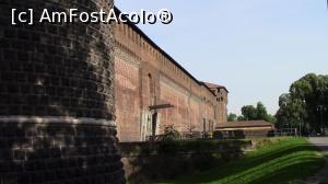 [P37] Palazzo Sforzesco. Zid exterior cu Porta di Carmini.  » foto by ovidiuyepi
 - 
<span class="allrVoted glyphicon glyphicon-heart hidden" id="av1155043"></span>
<a class="m-l-10 hidden" id="sv1155043" onclick="voting_Foto_DelVot(,1155043,3925)" role="button">șterge vot <span class="glyphicon glyphicon-remove"></span></a>
<a id="v91155043" class=" c-red"  onclick="voting_Foto_SetVot(1155043)" role="button"><span class="glyphicon glyphicon-heart-empty"></span> <b>LIKE</b> = Votează poza</a> <img class="hidden"  id="f1155043W9" src="/imagini/loader.gif" border="0" /><span class="AjErrMes hidden" id="e1155043ErM"></span>