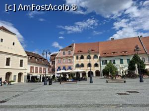 [P23] Piața Mare » foto by Carmen Ion
 - 
<span class="allrVoted glyphicon glyphicon-heart hidden" id="av1513600"></span>
<a class="m-l-10 hidden" id="sv1513600" onclick="voting_Foto_DelVot(,1513600,3936)" role="button">șterge vot <span class="glyphicon glyphicon-remove"></span></a>
<a id="v91513600" class=" c-red"  onclick="voting_Foto_SetVot(1513600)" role="button"><span class="glyphicon glyphicon-heart-empty"></span> <b>LIKE</b> = Votează poza</a> <img class="hidden"  id="f1513600W9" src="/imagini/loader.gif" border="0" /><span class="AjErrMes hidden" id="e1513600ErM"></span>
