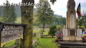 [P20] In fata bisericii un monument ridicat in cinstea eroilor neamului » foto by DOINITA
 - 
<span class="allrVoted glyphicon glyphicon-heart hidden" id="av1036637"></span>
<a class="m-l-10 hidden" id="sv1036637" onclick="voting_Foto_DelVot(,1036637,3968)" role="button">șterge vot <span class="glyphicon glyphicon-remove"></span></a>
<a id="v91036637" class=" c-red"  onclick="voting_Foto_SetVot(1036637)" role="button"><span class="glyphicon glyphicon-heart-empty"></span> <b>LIKE</b> = Votează poza</a> <img class="hidden"  id="f1036637W9" src="/imagini/loader.gif" border="0" /><span class="AjErrMes hidden" id="e1036637ErM"></span>