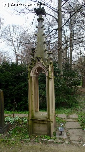 [P21] Monumente din Alter Friedhof Ulm » foto by Dragoș_MD
 - 
<span class="allrVoted glyphicon glyphicon-heart hidden" id="av943513"></span>
<a class="m-l-10 hidden" id="sv943513" onclick="voting_Foto_DelVot(,943513,3969)" role="button">șterge vot <span class="glyphicon glyphicon-remove"></span></a>
<a id="v9943513" class=" c-red"  onclick="voting_Foto_SetVot(943513)" role="button"><span class="glyphicon glyphicon-heart-empty"></span> <b>LIKE</b> = Votează poza</a> <img class="hidden"  id="f943513W9" src="/imagini/loader.gif" border="0" /><span class="AjErrMes hidden" id="e943513ErM"></span>