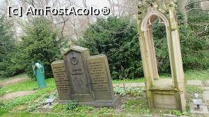 [P22] Monumente din Alter Friedhof Ulm » foto by Dragoș_MD
 - 
<span class="allrVoted glyphicon glyphicon-heart hidden" id="av943514"></span>
<a class="m-l-10 hidden" id="sv943514" onclick="voting_Foto_DelVot(,943514,3969)" role="button">șterge vot <span class="glyphicon glyphicon-remove"></span></a>
<a id="v9943514" class=" c-red"  onclick="voting_Foto_SetVot(943514)" role="button"><span class="glyphicon glyphicon-heart-empty"></span> <b>LIKE</b> = Votează poza</a> <img class="hidden"  id="f943514W9" src="/imagini/loader.gif" border="0" /><span class="AjErrMes hidden" id="e943514ErM"></span>