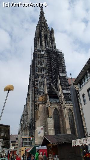 [P08] Ulmer Minster și târgul de Paști din piața alăturată (plus schelăria șantierului de renovare)  » foto by Dragoș_MD
 - 
<span class="allrVoted glyphicon glyphicon-heart hidden" id="av943500"></span>
<a class="m-l-10 hidden" id="sv943500" onclick="voting_Foto_DelVot(,943500,3969)" role="button">șterge vot <span class="glyphicon glyphicon-remove"></span></a>
<a id="v9943500" class=" c-red"  onclick="voting_Foto_SetVot(943500)" role="button"><span class="glyphicon glyphicon-heart-empty"></span> <b>LIKE</b> = Votează poza</a> <img class="hidden"  id="f943500W9" src="/imagini/loader.gif" border="0" /><span class="AjErrMes hidden" id="e943500ErM"></span>