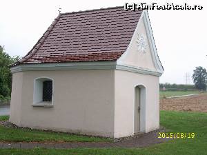 [P26] Angerkapelle, din acelaș orăsel.  » foto by puiutea
 - 
<span class="allrVoted glyphicon glyphicon-heart hidden" id="av662852"></span>
<a class="m-l-10 hidden" id="sv662852" onclick="voting_Foto_DelVot(,662852,3969)" role="button">șterge vot <span class="glyphicon glyphicon-remove"></span></a>
<a id="v9662852" class=" c-red"  onclick="voting_Foto_SetVot(662852)" role="button"><span class="glyphicon glyphicon-heart-empty"></span> <b>LIKE</b> = Votează poza</a> <img class="hidden"  id="f662852W9" src="/imagini/loader.gif" border="0" /><span class="AjErrMes hidden" id="e662852ErM"></span>
