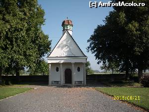 [P30] Kriegkapelle, în cimitirul din Herbertingen.  » foto by puiutea
 - 
<span class="allrVoted glyphicon glyphicon-heart hidden" id="av662856"></span>
<a class="m-l-10 hidden" id="sv662856" onclick="voting_Foto_DelVot(,662856,3969)" role="button">șterge vot <span class="glyphicon glyphicon-remove"></span></a>
<a id="v9662856" class=" c-red"  onclick="voting_Foto_SetVot(662856)" role="button"><span class="glyphicon glyphicon-heart-empty"></span> <b>LIKE</b> = Votează poza</a> <img class="hidden"  id="f662856W9" src="/imagini/loader.gif" border="0" /><span class="AjErrMes hidden" id="e662856ErM"></span>