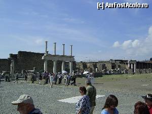 [P35] Pompei - Vizită în oraşul antic.  » foto by iulianic
 - 
<span class="allrVoted glyphicon glyphicon-heart hidden" id="av404904"></span>
<a class="m-l-10 hidden" id="sv404904" onclick="voting_Foto_DelVot(,404904,3976)" role="button">șterge vot <span class="glyphicon glyphicon-remove"></span></a>
<a id="v9404904" class=" c-red"  onclick="voting_Foto_SetVot(404904)" role="button"><span class="glyphicon glyphicon-heart-empty"></span> <b>LIKE</b> = Votează poza</a> <img class="hidden"  id="f404904W9" src="/imagini/loader.gif" border="0" /><span class="AjErrMes hidden" id="e404904ErM"></span>