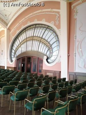 [P10] Intrarea în sala oglinzilor » foto by mmierla
 - 
<span class="allrVoted glyphicon glyphicon-heart hidden" id="av1523060"></span>
<a class="m-l-10 hidden" id="sv1523060" onclick="voting_Foto_DelVot(,1523060,4001)" role="button">șterge vot <span class="glyphicon glyphicon-remove"></span></a>
<a id="v91523060" class=" c-red"  onclick="voting_Foto_SetVot(1523060)" role="button"><span class="glyphicon glyphicon-heart-empty"></span> <b>LIKE</b> = Votează poza</a> <img class="hidden"  id="f1523060W9" src="/imagini/loader.gif" border="0" /><span class="AjErrMes hidden" id="e1523060ErM"></span>