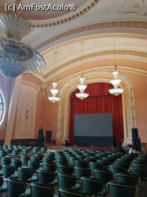 [P12] Sala de spectacole » foto by mmierla
 - 
<span class="allrVoted glyphicon glyphicon-heart hidden" id="av1523062"></span>
<a class="m-l-10 hidden" id="sv1523062" onclick="voting_Foto_DelVot(,1523062,4001)" role="button">șterge vot <span class="glyphicon glyphicon-remove"></span></a>
<a id="v91523062" class=" c-red"  onclick="voting_Foto_SetVot(1523062)" role="button"><span class="glyphicon glyphicon-heart-empty"></span> <b>LIKE</b> = Votează poza</a> <img class="hidden"  id="f1523062W9" src="/imagini/loader.gif" border="0" /><span class="AjErrMes hidden" id="e1523062ErM"></span>