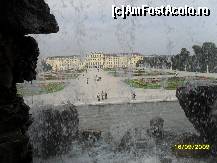 [P06] Palatul Schonbrunn vazut prin perdeaua de apa a Fantanii lui Neptun(fantana ce inchide platoul Marelui Parter) » foto by ms65
 - 
<span class="allrVoted glyphicon glyphicon-heart hidden" id="av47268"></span>
<a class="m-l-10 hidden" id="sv47268" onclick="voting_Foto_DelVot(,47268,4023)" role="button">șterge vot <span class="glyphicon glyphicon-remove"></span></a>
<a id="v947268" class=" c-red"  onclick="voting_Foto_SetVot(47268)" role="button"><span class="glyphicon glyphicon-heart-empty"></span> <b>LIKE</b> = Votează poza</a> <img class="hidden"  id="f47268W9" src="/imagini/loader.gif" border="0" /><span class="AjErrMes hidden" id="e47268ErM"></span>