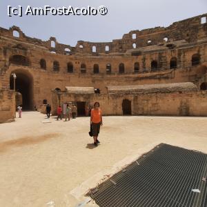 [P09] El Jem, Amfiteatrul, Arena, Am Fost Acolo » foto by mprofeanu
 - 
<span class="allrVoted glyphicon glyphicon-heart hidden" id="av1433191"></span>
<a class="m-l-10 hidden" id="sv1433191" onclick="voting_Foto_DelVot(,1433191,4044)" role="button">șterge vot <span class="glyphicon glyphicon-remove"></span></a>
<a id="v91433191" class=" c-red"  onclick="voting_Foto_SetVot(1433191)" role="button"><span class="glyphicon glyphicon-heart-empty"></span> <b>LIKE</b> = Votează poza</a> <img class="hidden"  id="f1433191W9" src="/imagini/loader.gif" border="0" /><span class="AjErrMes hidden" id="e1433191ErM"></span>