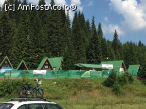 [P02] Campingul Zanoaga - o aparitie frumoasa in zona pentru inoptat la casute sau cu cortul in conditii civilizate » foto by Dan&Ema
 - 
<span class="allrVoted glyphicon glyphicon-heart hidden" id="av889886"></span>
<a class="m-l-10 hidden" id="sv889886" onclick="voting_Foto_DelVot(,889886,4076)" role="button">șterge vot <span class="glyphicon glyphicon-remove"></span></a>
<a id="v9889886" class=" c-red"  onclick="voting_Foto_SetVot(889886)" role="button"><span class="glyphicon glyphicon-heart-empty"></span> <b>LIKE</b> = Votează poza</a> <img class="hidden"  id="f889886W9" src="/imagini/loader.gif" border="0" /><span class="AjErrMes hidden" id="e889886ErM"></span>