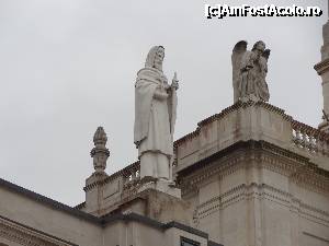 [P27] Detaliu in constructia Basilica » foto by Marian Preda
 - 
<span class="allrVoted glyphicon glyphicon-heart hidden" id="av403762"></span>
<a class="m-l-10 hidden" id="sv403762" onclick="voting_Foto_DelVot(,403762,4081)" role="button">șterge vot <span class="glyphicon glyphicon-remove"></span></a>
<a id="v9403762" class=" c-red"  onclick="voting_Foto_SetVot(403762)" role="button"><span class="glyphicon glyphicon-heart-empty"></span> <b>LIKE</b> = Votează poza</a> <img class="hidden"  id="f403762W9" src="/imagini/loader.gif" border="0" /><span class="AjErrMes hidden" id="e403762ErM"></span>