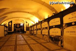 [P25] Catacombele cu cripte de sub Igreja de Sao Francisco. Aici sunt rămășițele pământești a multor membrii ai ordinului franciscan.  » foto by gettutza
 - 
<span class="allrVoted glyphicon glyphicon-heart hidden" id="av569805"></span>
<a class="m-l-10 hidden" id="sv569805" onclick="voting_Foto_DelVot(,569805,4082)" role="button">șterge vot <span class="glyphicon glyphicon-remove"></span></a>
<a id="v9569805" class=" c-red"  onclick="voting_Foto_SetVot(569805)" role="button"><span class="glyphicon glyphicon-heart-empty"></span> <b>LIKE</b> = Votează poza</a> <img class="hidden"  id="f569805W9" src="/imagini/loader.gif" border="0" /><span class="AjErrMes hidden" id="e569805ErM"></span>