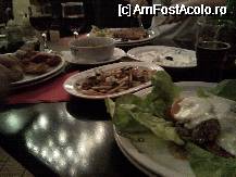 [P10] Restaurantul Potcoava - pe langa toate astea am luat si o portie de tzatziki(cam mica ce-i drept) » foto by kmy
 - 
<span class="allrVoted glyphicon glyphicon-heart hidden" id="av66957"></span>
<a class="m-l-10 hidden" id="sv66957" onclick="voting_Foto_DelVot(,66957,4083)" role="button">șterge vot <span class="glyphicon glyphicon-remove"></span></a>
<a id="v966957" class=" c-red"  onclick="voting_Foto_SetVot(66957)" role="button"><span class="glyphicon glyphicon-heart-empty"></span> <b>LIKE</b> = Votează poza</a> <img class="hidden"  id="f66957W9" src="/imagini/loader.gif" border="0" /><span class="AjErrMes hidden" id="e66957ErM"></span>