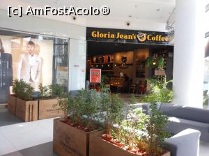 [P01] Gloria Jean's Coffees - cafeneaua din Mall Sun Plaza. Intrarea din mall. » foto by iulianic
 - 
<span class="allrVoted glyphicon glyphicon-heart hidden" id="av1195150"></span>
<a class="m-l-10 hidden" id="sv1195150" onclick="voting_Foto_DelVot(,1195150,4083)" role="button">șterge vot <span class="glyphicon glyphicon-remove"></span></a>
<a id="v91195150" class=" c-red"  onclick="voting_Foto_SetVot(1195150)" role="button"><span class="glyphicon glyphicon-heart-empty"></span> <b>LIKE</b> = Votează poza</a> <img class="hidden"  id="f1195150W9" src="/imagini/loader.gif" border="0" /><span class="AjErrMes hidden" id="e1195150ErM"></span>