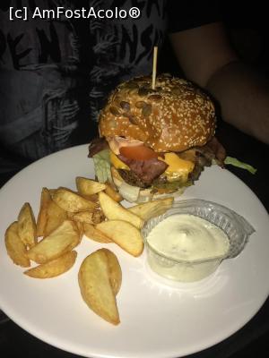 [P18] hamburgerul delicios » foto by robert
 - 
<span class="allrVoted glyphicon glyphicon-heart hidden" id="av1048027"></span>
<a class="m-l-10 hidden" id="sv1048027" onclick="voting_Foto_DelVot(,1048027,4083)" role="button">șterge vot <span class="glyphicon glyphicon-remove"></span></a>
<a id="v91048027" class=" c-red"  onclick="voting_Foto_SetVot(1048027)" role="button"><span class="glyphicon glyphicon-heart-empty"></span> <b>LIKE</b> = Votează poza</a> <img class="hidden"  id="f1048027W9" src="/imagini/loader.gif" border="0" /><span class="AjErrMes hidden" id="e1048027ErM"></span>