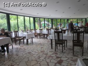 [P07] La ora unu restaurantul era gol » foto by Michi
 - 
<span class="allrVoted glyphicon glyphicon-heart hidden" id="av752737"></span>
<a class="m-l-10 hidden" id="sv752737" onclick="voting_Foto_DelVot(,752737,4083)" role="button">șterge vot <span class="glyphicon glyphicon-remove"></span></a>
<a id="v9752737" class=" c-red"  onclick="voting_Foto_SetVot(752737)" role="button"><span class="glyphicon glyphicon-heart-empty"></span> <b>LIKE</b> = Votează poza</a> <img class="hidden"  id="f752737W9" src="/imagini/loader.gif" border="0" /><span class="AjErrMes hidden" id="e752737ErM"></span>