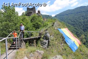 [P07] Cetatea Poenari și tricolorul » foto by mprofeanu
 - 
<span class="allrVoted glyphicon glyphicon-heart hidden" id="av1171531"></span>
<a class="m-l-10 hidden" id="sv1171531" onclick="voting_Foto_DelVot(,1171531,4095)" role="button">șterge vot <span class="glyphicon glyphicon-remove"></span></a>
<a id="v91171531" class=" c-red"  onclick="voting_Foto_SetVot(1171531)" role="button"><span class="glyphicon glyphicon-heart-empty"></span> <b>LIKE</b> = Votează poza</a> <img class="hidden"  id="f1171531W9" src="/imagini/loader.gif" border="0" /><span class="AjErrMes hidden" id="e1171531ErM"></span>