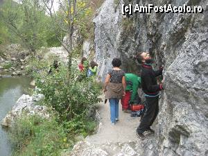 [P12] In week-end Cheile Turzii sunt un paradis al alpinistilor... aici, acum, incepe o 'escalada', fara cordelina...  » foto by dorgo
 - 
<span class="allrVoted glyphicon glyphicon-heart hidden" id="av367723"></span>
<a class="m-l-10 hidden" id="sv367723" onclick="voting_Foto_DelVot(,367723,4100)" role="button">șterge vot <span class="glyphicon glyphicon-remove"></span></a>
<a id="v9367723" class=" c-red"  onclick="voting_Foto_SetVot(367723)" role="button"><span class="glyphicon glyphicon-heart-empty"></span> <b>LIKE</b> = Votează poza</a> <img class="hidden"  id="f367723W9" src="/imagini/loader.gif" border="0" /><span class="AjErrMes hidden" id="e367723ErM"></span>