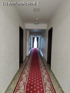 [P30] Hotel Club Bucovina; holul unde se afla camera noastră » foto by crismis
 - 
<span class="allrVoted glyphicon glyphicon-heart hidden" id="av1478852"></span>
<a class="m-l-10 hidden" id="sv1478852" onclick="voting_Foto_DelVot(,1478852,4108)" role="button">șterge vot <span class="glyphicon glyphicon-remove"></span></a>
<a id="v91478852" class=" c-red"  onclick="voting_Foto_SetVot(1478852)" role="button"><span class="glyphicon glyphicon-heart-empty"></span> <b>LIKE</b> = Votează poza</a> <img class="hidden"  id="f1478852W9" src="/imagini/loader.gif" border="0" /><span class="AjErrMes hidden" id="e1478852ErM"></span>