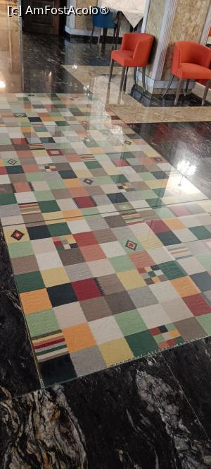 [P05] Decor tradițional în lobby. » foto by tata123 🔱
 - 
<span class="allrVoted glyphicon glyphicon-heart hidden" id="av1478071"></span>
<a class="m-l-10 hidden" id="sv1478071" onclick="voting_Foto_DelVot(,1478071,4108)" role="button">șterge vot <span class="glyphicon glyphicon-remove"></span></a>
<a id="v91478071" class=" c-red"  onclick="voting_Foto_SetVot(1478071)" role="button"><span class="glyphicon glyphicon-heart-empty"></span> <b>LIKE</b> = Votează poza</a> <img class="hidden"  id="f1478071W9" src="/imagini/loader.gif" border="0" /><span class="AjErrMes hidden" id="e1478071ErM"></span>