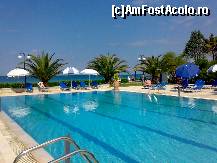 [P02] piscina hotelului kassandra mare » foto by kmy
 - 
<span class="allrVoted glyphicon glyphicon-heart hidden" id="av36076"></span>
<a class="m-l-10 hidden" id="sv36076" onclick="voting_Foto_DelVot(,36076,4144)" role="button">șterge vot <span class="glyphicon glyphicon-remove"></span></a>
<a id="v936076" class=" c-red"  onclick="voting_Foto_SetVot(36076)" role="button"><span class="glyphicon glyphicon-heart-empty"></span> <b>LIKE</b> = Votează poza</a> <img class="hidden"  id="f36076W9" src="/imagini/loader.gif" border="0" /><span class="AjErrMes hidden" id="e36076ErM"></span>