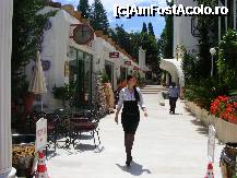 [P09] Club Hotel Sera - alee cu magazine intre corpul Elegance si Club » foto by Andox
 - 
<span class="allrVoted glyphicon glyphicon-heart hidden" id="av242965"></span>
<a class="m-l-10 hidden" id="sv242965" onclick="voting_Foto_DelVot(,242965,4159)" role="button">șterge vot <span class="glyphicon glyphicon-remove"></span></a>
<a id="v9242965" class=" c-red"  onclick="voting_Foto_SetVot(242965)" role="button"><span class="glyphicon glyphicon-heart-empty"></span> <b>LIKE</b> = Votează poza</a> <img class="hidden"  id="f242965W9" src="/imagini/loader.gif" border="0" /><span class="AjErrMes hidden" id="e242965ErM"></span>