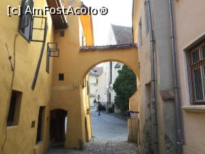 [P42] Sighisoara - Si din nou ajungem la casa Vlad Dracul » foto by mishu
 - 
<span class="allrVoted glyphicon glyphicon-heart hidden" id="av912925"></span>
<a class="m-l-10 hidden" id="sv912925" onclick="voting_Foto_DelVot(,912925,4175)" role="button">șterge vot <span class="glyphicon glyphicon-remove"></span></a>
<a id="v9912925" class=" c-red"  onclick="voting_Foto_SetVot(912925)" role="button"><span class="glyphicon glyphicon-heart-empty"></span> <b>LIKE</b> = Votează poza</a> <img class="hidden"  id="f912925W9" src="/imagini/loader.gif" border="0" /><span class="AjErrMes hidden" id="e912925ErM"></span>