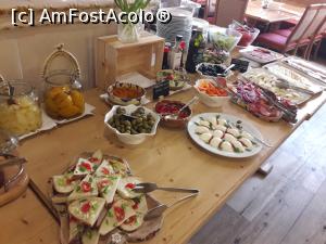 [P11] imagini de la micul dejun - restaurantul de la parter » foto by silvia tudoran
 - 
<span class="allrVoted glyphicon glyphicon-heart hidden" id="av1154193"></span>
<a class="m-l-10 hidden" id="sv1154193" onclick="voting_Foto_DelVot(,1154193,4223)" role="button">șterge vot <span class="glyphicon glyphicon-remove"></span></a>
<a id="v91154193" class=" c-red"  onclick="voting_Foto_SetVot(1154193)" role="button"><span class="glyphicon glyphicon-heart-empty"></span> <b>LIKE</b> = Votează poza</a> <img class="hidden"  id="f1154193W9" src="/imagini/loader.gif" border="0" /><span class="AjErrMes hidden" id="e1154193ErM"></span>