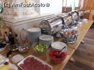 [P12] imagini de la micul dejun - restaurantul de la parter » foto by silvia tudoran
 - 
<span class="allrVoted glyphicon glyphicon-heart hidden" id="av1154194"></span>
<a class="m-l-10 hidden" id="sv1154194" onclick="voting_Foto_DelVot(,1154194,4223)" role="button">șterge vot <span class="glyphicon glyphicon-remove"></span></a>
<a id="v91154194" class=" c-red"  onclick="voting_Foto_SetVot(1154194)" role="button"><span class="glyphicon glyphicon-heart-empty"></span> <b>LIKE</b> = Votează poza</a> <img class="hidden"  id="f1154194W9" src="/imagini/loader.gif" border="0" /><span class="AjErrMes hidden" id="e1154194ErM"></span>