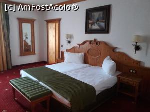 [P02] Imagine din camera 214 » foto by silvia tudoran
 - 
<span class="allrVoted glyphicon glyphicon-heart hidden" id="av1154184"></span>
<a class="m-l-10 hidden" id="sv1154184" onclick="voting_Foto_DelVot(,1154184,4223)" role="button">șterge vot <span class="glyphicon glyphicon-remove"></span></a>
<a id="v91154184" class=" c-red"  onclick="voting_Foto_SetVot(1154184)" role="button"><span class="glyphicon glyphicon-heart-empty"></span> <b>LIKE</b> = Votează poza</a> <img class="hidden"  id="f1154184W9" src="/imagini/loader.gif" border="0" /><span class="AjErrMes hidden" id="e1154184ErM"></span>