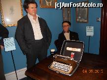 [P03] Dublin - National Wax Museum Plus – Muzeul Figurilor de Ceara; Brendan Behan (stanga) si Patrick Kavanagh.  » foto by Diaura*
 - 
<span class="allrVoted glyphicon glyphicon-heart hidden" id="av397542"></span>
<a class="m-l-10 hidden" id="sv397542" onclick="voting_Foto_DelVot(,397542,4261)" role="button">șterge vot <span class="glyphicon glyphicon-remove"></span></a>
<a id="v9397542" class=" c-red"  onclick="voting_Foto_SetVot(397542)" role="button"><span class="glyphicon glyphicon-heart-empty"></span> <b>LIKE</b> = Votează poza</a> <img class="hidden"  id="f397542W9" src="/imagini/loader.gif" border="0" /><span class="AjErrMes hidden" id="e397542ErM"></span>