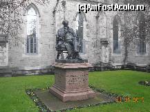 [P06] Dublin - St. Patrick's Cathedral, statuia din bronz a lui Sir Benjamin Lee Guinness.  » foto by Diaura*
 - 
<span class="allrVoted glyphicon glyphicon-heart hidden" id="av406866"></span>
<a class="m-l-10 hidden" id="sv406866" onclick="voting_Foto_DelVot(,406866,4261)" role="button">șterge vot <span class="glyphicon glyphicon-remove"></span></a>
<a id="v9406866" class=" c-red"  onclick="voting_Foto_SetVot(406866)" role="button"><span class="glyphicon glyphicon-heart-empty"></span> <b>LIKE</b> = Votează poza</a> <img class="hidden"  id="f406866W9" src="/imagini/loader.gif" border="0" /><span class="AjErrMes hidden" id="e406866ErM"></span>