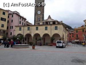 [P30] Monterosso - în Piazza Garibaldi, așteptând bus-ul spre vârful dealului, de unde urma să intrăm în traseul către Vernazza.  » foto by Aurici
 - 
<span class="allrVoted glyphicon glyphicon-heart hidden" id="av967143"></span>
<a class="m-l-10 hidden" id="sv967143" onclick="voting_Foto_DelVot(,967143,4285)" role="button">șterge vot <span class="glyphicon glyphicon-remove"></span></a>
<a id="v9967143" class=" c-red"  onclick="voting_Foto_SetVot(967143)" role="button"><span class="glyphicon glyphicon-heart-empty"></span> <b>LIKE</b> = Votează poza</a> <img class="hidden"  id="f967143W9" src="/imagini/loader.gif" border="0" /><span class="AjErrMes hidden" id="e967143ErM"></span>