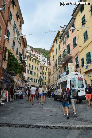 [P06] Strada din Monterosso » foto by msc*
 - 
<span class="allrVoted glyphicon glyphicon-heart hidden" id="av680383"></span>
<a class="m-l-10 hidden" id="sv680383" onclick="voting_Foto_DelVot(,680383,4285)" role="button">șterge vot <span class="glyphicon glyphicon-remove"></span></a>
<a id="v9680383" class=" c-red"  onclick="voting_Foto_SetVot(680383)" role="button"><span class="glyphicon glyphicon-heart-empty"></span> <b>LIKE</b> = Votează poza</a> <img class="hidden"  id="f680383W9" src="/imagini/loader.gif" border="0" /><span class="AjErrMes hidden" id="e680383ErM"></span>