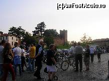 [P08] La plimbare prin jurul cetatii din Castelfranco. In dreapta spate se vede si Hotelul. » foto by presario
 - 
<span class="allrVoted glyphicon glyphicon-heart hidden" id="av69076"></span>
<a class="m-l-10 hidden" id="sv69076" onclick="voting_Foto_DelVot(,69076,4293)" role="button">șterge vot <span class="glyphicon glyphicon-remove"></span></a>
<a id="v969076" class=" c-red"  onclick="voting_Foto_SetVot(69076)" role="button"><span class="glyphicon glyphicon-heart-empty"></span> <b>LIKE</b> = Votează poza</a> <img class="hidden"  id="f69076W9" src="/imagini/loader.gif" border="0" /><span class="AjErrMes hidden" id="e69076ErM"></span>