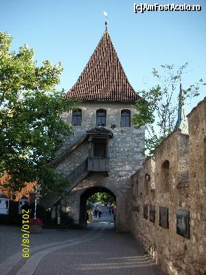 P15 [AUG-2010] Turnul de pază și ieșirea din castel