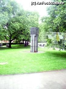 [P51] Munchen - monumentul victimelor nazismului (acolo, printre 'găurile' acelui 'stâlp', arde o flacără veşnică). » foto by Dragoș_MD
 - 
<span class="allrVoted glyphicon glyphicon-heart hidden" id="av220301"></span>
<a class="m-l-10 hidden" id="sv220301" onclick="voting_Foto_DelVot(,220301,4310)" role="button">șterge vot <span class="glyphicon glyphicon-remove"></span></a>
<a id="v9220301" class=" c-red"  onclick="voting_Foto_SetVot(220301)" role="button"><span class="glyphicon glyphicon-heart-empty"></span> <b>LIKE</b> = Votează poza</a> <img class="hidden"  id="f220301W9" src="/imagini/loader.gif" border="0" /><span class="AjErrMes hidden" id="e220301ErM"></span>