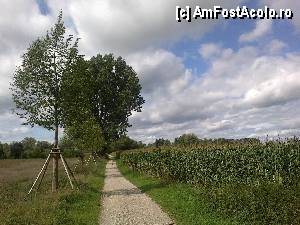 [P14] Pe langa lanul de porumb de la intrarea in Garching » foto by RoF*
 - 
<span class="allrVoted glyphicon glyphicon-heart hidden" id="av379579"></span>
<a class="m-l-10 hidden" id="sv379579" onclick="voting_Foto_DelVot(,379579,4310)" role="button">șterge vot <span class="glyphicon glyphicon-remove"></span></a>
<a id="v9379579" class=" c-red"  onclick="voting_Foto_SetVot(379579)" role="button"><span class="glyphicon glyphicon-heart-empty"></span> <b>LIKE</b> = Votează poza</a> <img class="hidden"  id="f379579W9" src="/imagini/loader.gif" border="0" /><span class="AjErrMes hidden" id="e379579ErM"></span>
