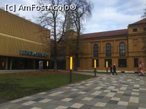 [P02] Lenbachhaus- un alt muzeu care parea interesant » foto by mishu
 - 
<span class="allrVoted glyphicon glyphicon-heart hidden" id="av1040256"></span>
<a class="m-l-10 hidden" id="sv1040256" onclick="voting_Foto_DelVot(,1040256,4310)" role="button">șterge vot <span class="glyphicon glyphicon-remove"></span></a>
<a id="v91040256" class=" c-red"  onclick="voting_Foto_SetVot(1040256)" role="button"><span class="glyphicon glyphicon-heart-empty"></span> <b>LIKE</b> = Votează poza</a> <img class="hidden"  id="f1040256W9" src="/imagini/loader.gif" border="0" /><span class="AjErrMes hidden" id="e1040256ErM"></span>
