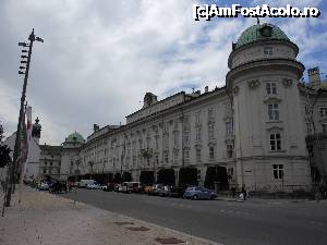 [P15] Innsbruck - Hofburg, palatul extins de Maria Tereza.  » foto by iulianic
 - 
<span class="allrVoted glyphicon glyphicon-heart hidden" id="av698252"></span>
<a class="m-l-10 hidden" id="sv698252" onclick="voting_Foto_DelVot(,698252,4343)" role="button">șterge vot <span class="glyphicon glyphicon-remove"></span></a>
<a id="v9698252" class=" c-red"  onclick="voting_Foto_SetVot(698252)" role="button"><span class="glyphicon glyphicon-heart-empty"></span> <b>LIKE</b> = Votează poza</a> <img class="hidden"  id="f698252W9" src="/imagini/loader.gif" border="0" /><span class="AjErrMes hidden" id="e698252ErM"></span>