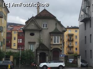 [P18] Innsbruck - O casa oarecare din oras » foto by mishu
 - 
<span class="allrVoted glyphicon glyphicon-heart hidden" id="av1002033"></span>
<a class="m-l-10 hidden" id="sv1002033" onclick="voting_Foto_DelVot(,1002033,4343)" role="button">șterge vot <span class="glyphicon glyphicon-remove"></span></a>
<a id="v91002033" class=" c-red"  onclick="voting_Foto_SetVot(1002033)" role="button"><span class="glyphicon glyphicon-heart-empty"></span> <b>LIKE</b> = Votează poza</a> <img class="hidden"  id="f1002033W9" src="/imagini/loader.gif" border="0" /><span class="AjErrMes hidden" id="e1002033ErM"></span>