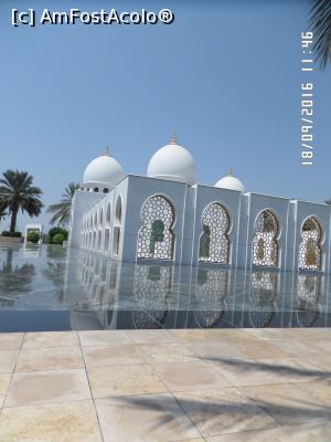 [P75] Mausoleul Sheikh Zayed » foto by Alina53
 - 
<span class="allrVoted glyphicon glyphicon-heart hidden" id="av800521"></span>
<a class="m-l-10 hidden" id="sv800521" onclick="voting_Foto_DelVot(,800521,4375)" role="button">șterge vot <span class="glyphicon glyphicon-remove"></span></a>
<a id="v9800521" class=" c-red"  onclick="voting_Foto_SetVot(800521)" role="button"><span class="glyphicon glyphicon-heart-empty"></span> <b>LIKE</b> = Votează poza</a> <img class="hidden"  id="f800521W9" src="/imagini/loader.gif" border="0" /><span class="AjErrMes hidden" id="e800521ErM"></span>