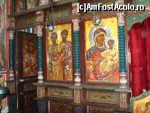 [P07] icoane din mica bisericuta din gradina aflata pe drumul spre plaja de la hotelul Macedonian Sun la hotelul Athos Palace. » foto by sandu.53
 - 
<span class="allrVoted glyphicon glyphicon-heart hidden" id="av144137"></span>
<a class="m-l-10 hidden" id="sv144137" onclick="voting_Foto_DelVot(,144137,4378)" role="button">șterge vot <span class="glyphicon glyphicon-remove"></span></a>
<a id="v9144137" class=" c-red"  onclick="voting_Foto_SetVot(144137)" role="button"><span class="glyphicon glyphicon-heart-empty"></span> <b>LIKE</b> = Votează poza</a> <img class="hidden"  id="f144137W9" src="/imagini/loader.gif" border="0" /><span class="AjErrMes hidden" id="e144137ErM"></span>