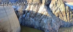 [P15] Pe versant se pot distinge urmele diferitelor niveluri ale apei din lacul de acumulare. » foto by tata123 🔱
 - 
<span class="allrVoted glyphicon glyphicon-heart hidden" id="av1514789"></span>
<a class="m-l-10 hidden" id="sv1514789" onclick="voting_Foto_DelVot(,1514789,4399)" role="button">șterge vot <span class="glyphicon glyphicon-remove"></span></a>
<a id="v91514789" class=" c-red"  onclick="voting_Foto_SetVot(1514789)" role="button"><span class="glyphicon glyphicon-heart-empty"></span> <b>LIKE</b> = Votează poza</a> <img class="hidden"  id="f1514789W9" src="/imagini/loader.gif" border="0" /><span class="AjErrMes hidden" id="e1514789ErM"></span>