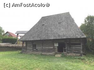 [P19] Muzeul Satului - Casa Parohiala - No comment fara de zilele noastre » foto by mishu
 - 
<span class="allrVoted glyphicon glyphicon-heart hidden" id="av905076"></span>
<a class="m-l-10 hidden" id="sv905076" onclick="voting_Foto_DelVot(,905076,4402)" role="button">șterge vot <span class="glyphicon glyphicon-remove"></span></a>
<a id="v9905076" class=" c-red"  onclick="voting_Foto_SetVot(905076)" role="button"><span class="glyphicon glyphicon-heart-empty"></span> <b>LIKE</b> = Votează poza</a> <img class="hidden"  id="f905076W9" src="/imagini/loader.gif" border="0" /><span class="AjErrMes hidden" id="e905076ErM"></span>